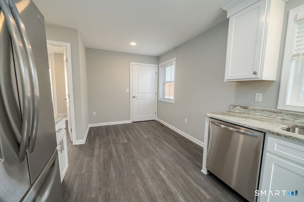 139 Main St #2 - Photo 5 of 18