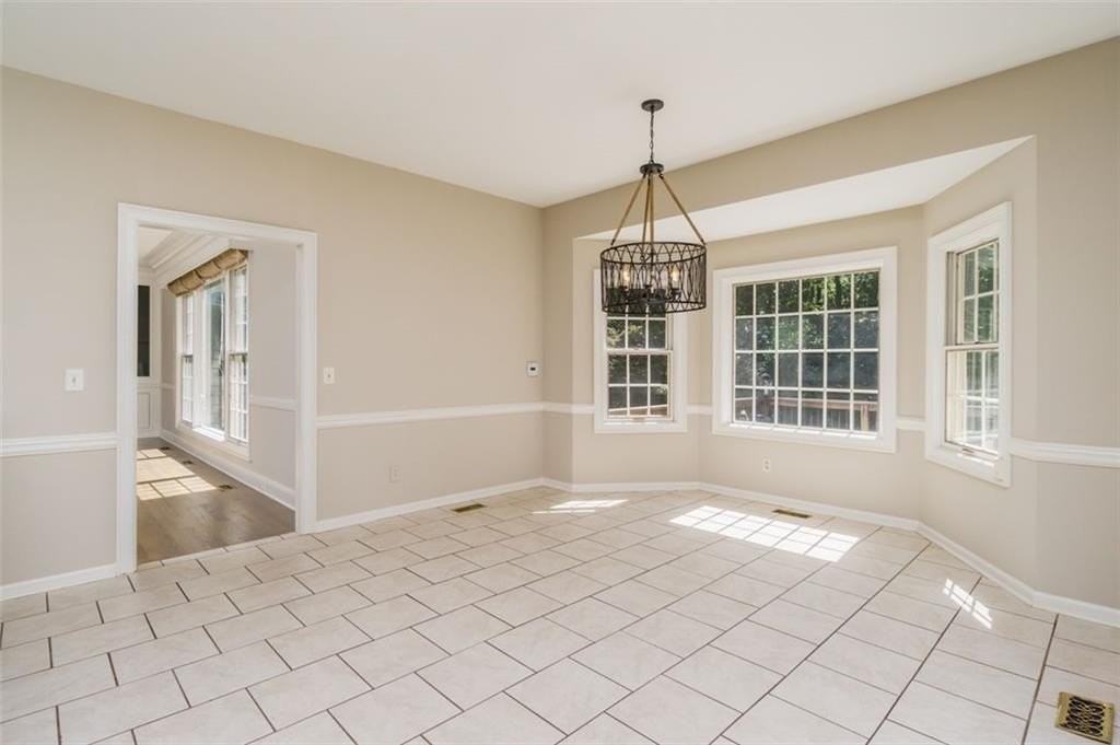 565 River Chase Pt - Photo 7 of 24