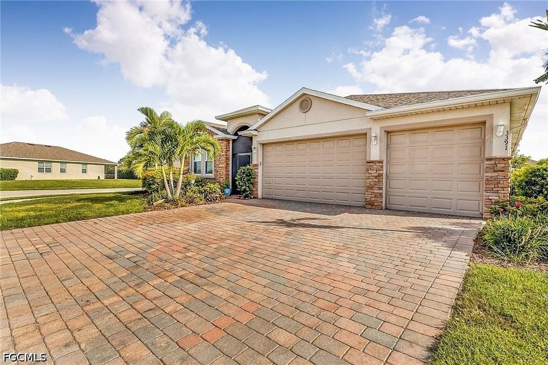 3391 Acapulco Cir - Photo 2 of 40