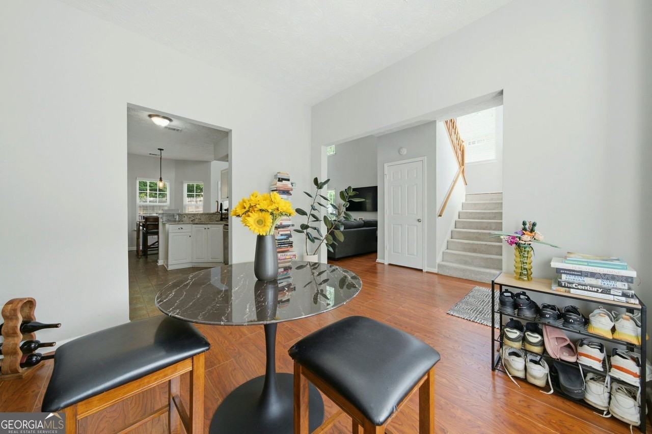 983 Aspen Dr - Photo 3 of 24