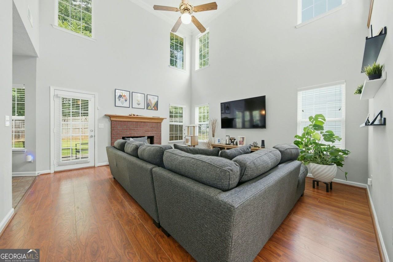 983 Aspen Dr - Photo 5 of 24