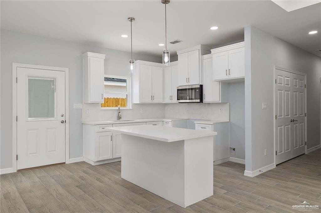416 E Acacia St #2 - Photo 3 of 21