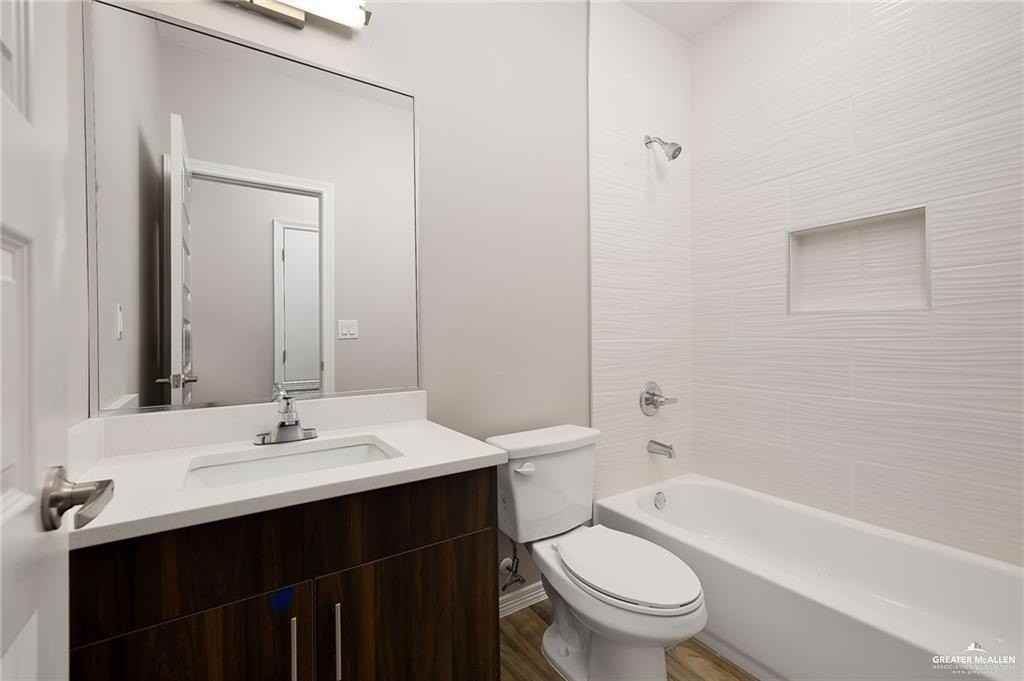 4220 Walnut Ave #4 - Photo 4 of 12