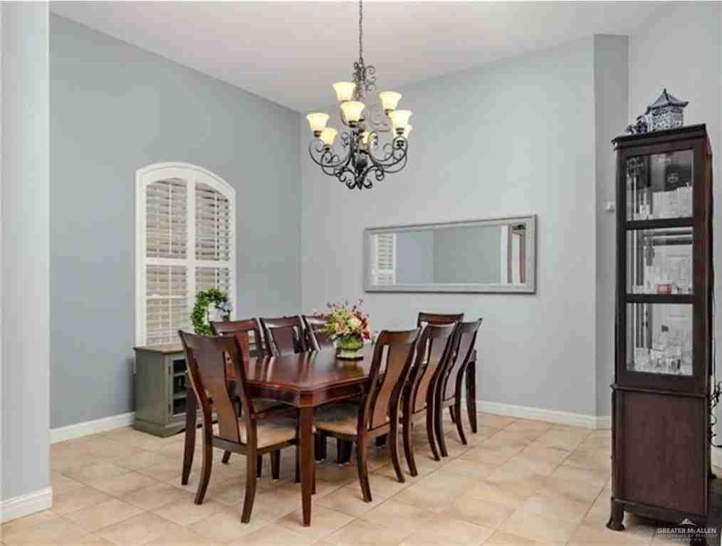 2513 Kings Dr - Photo 4 of 20