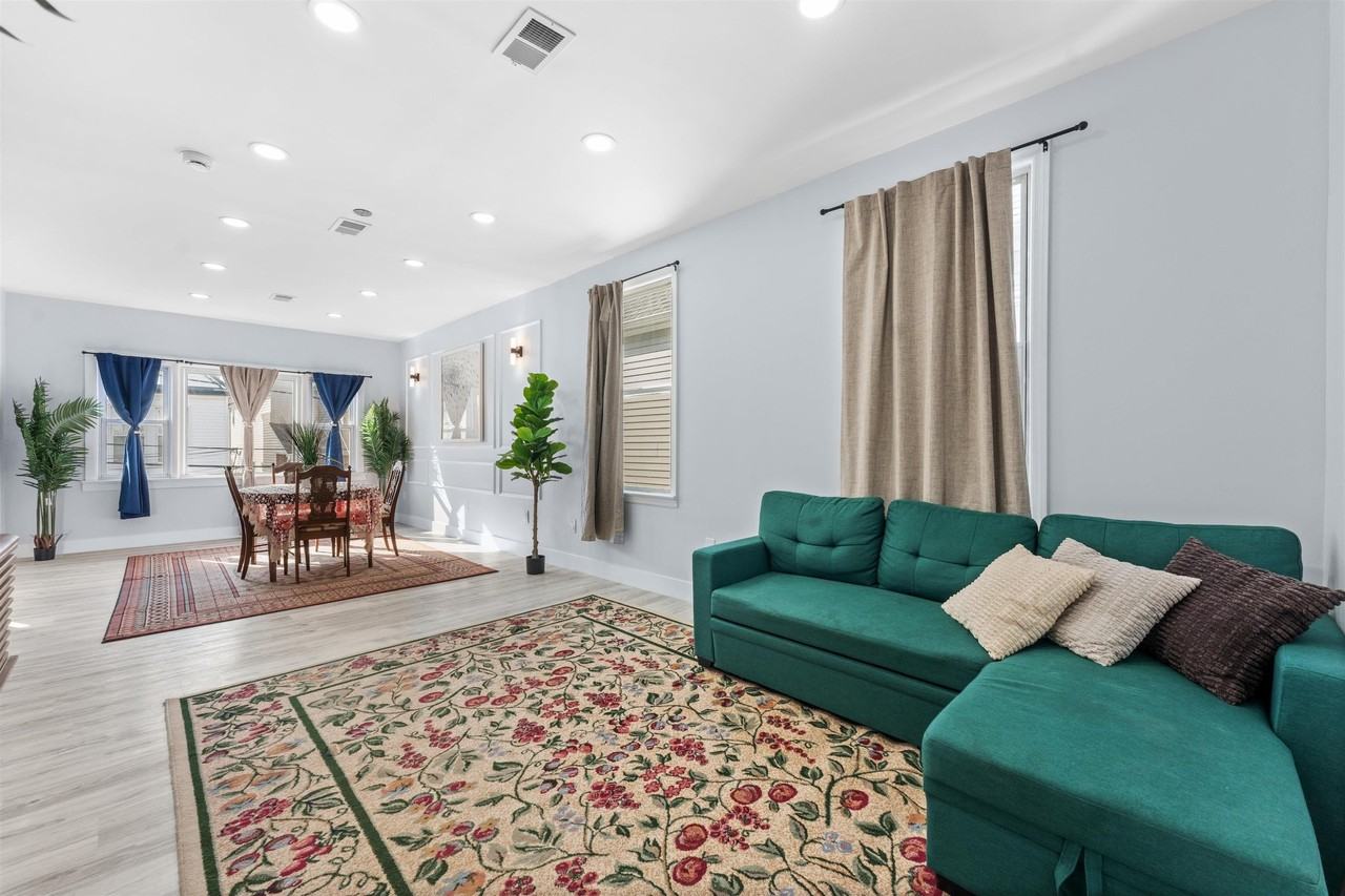 23 Obrien Ct #2ndFL - Photo 2 of 12