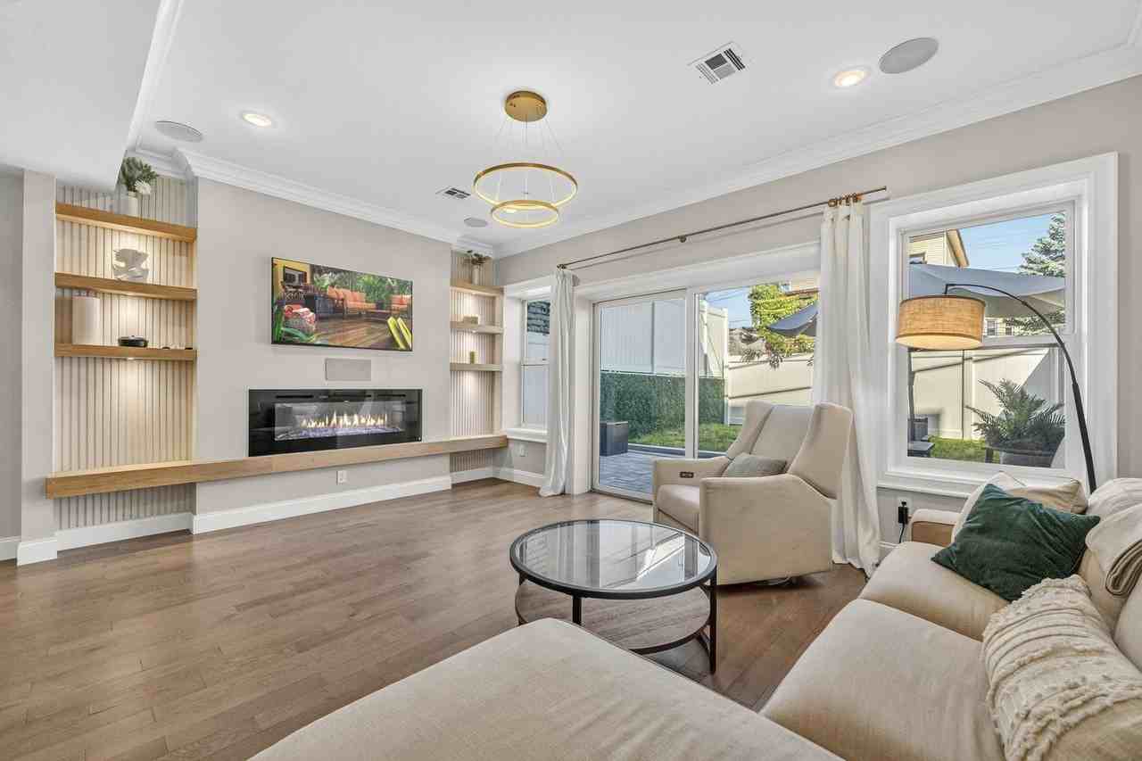 414 New York Ave #1A - Photo 3 of 23