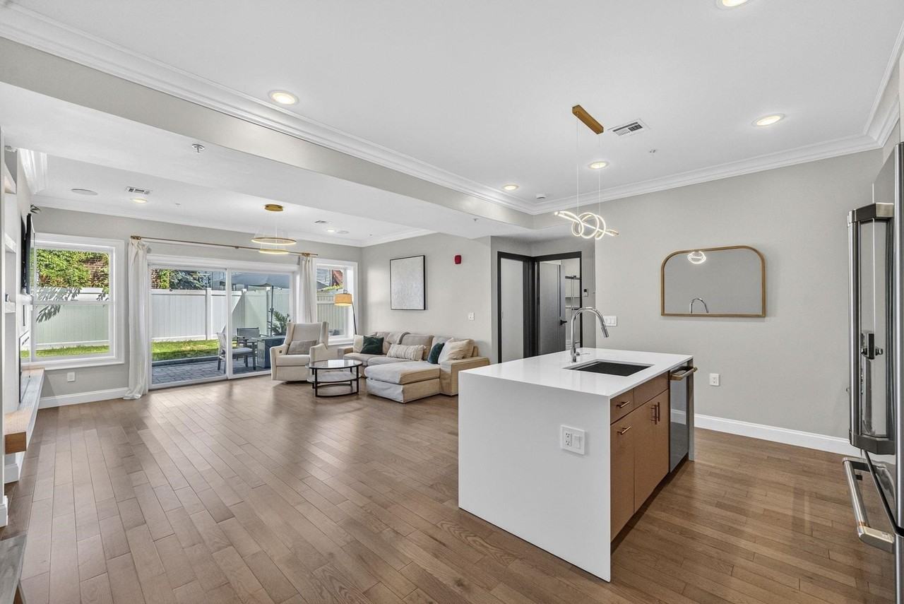 414 New York Ave #1A - Photo 6 of 23
