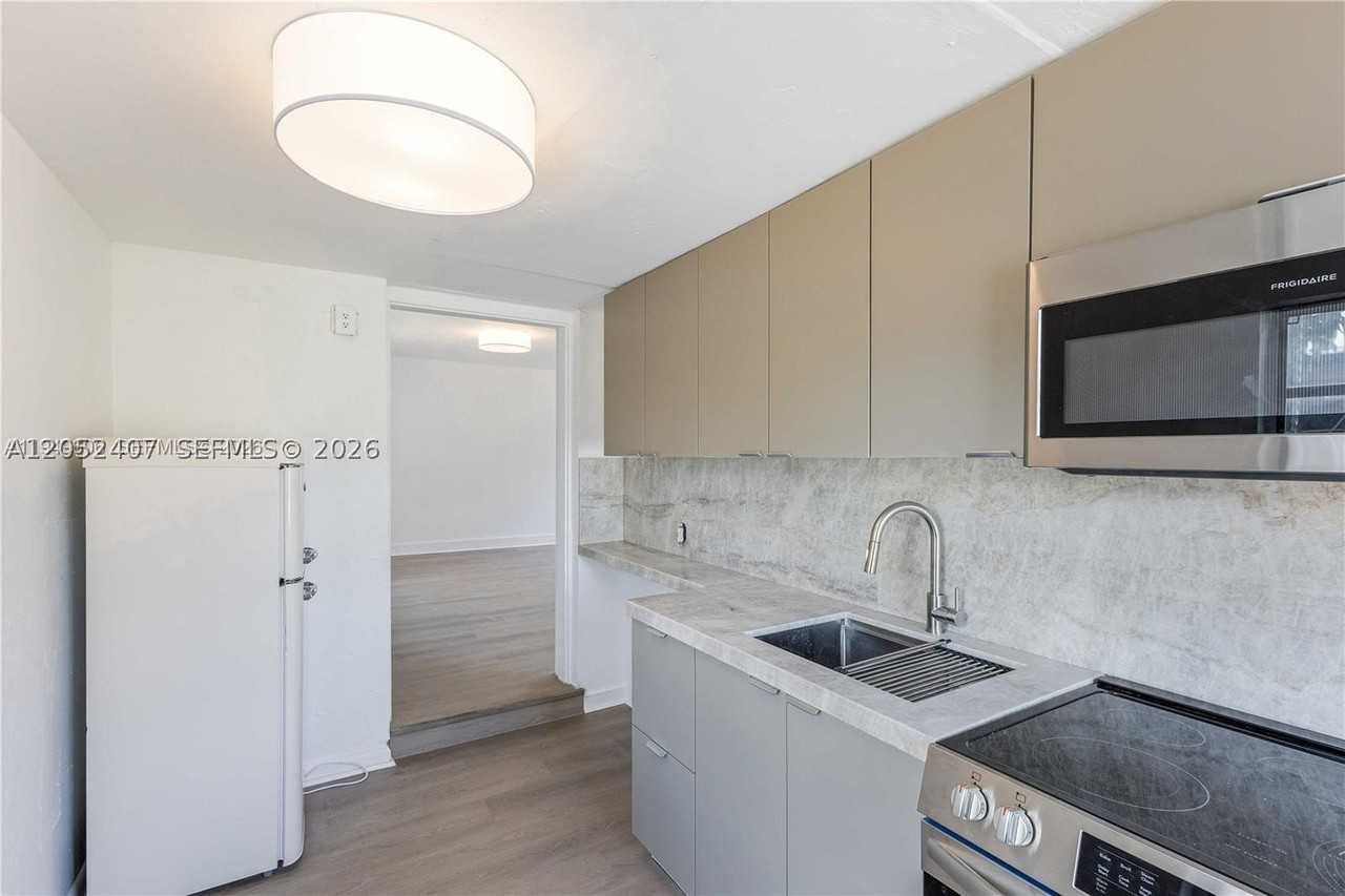 8031 Nw 12th Ct #8031 - Photo 6 of 12