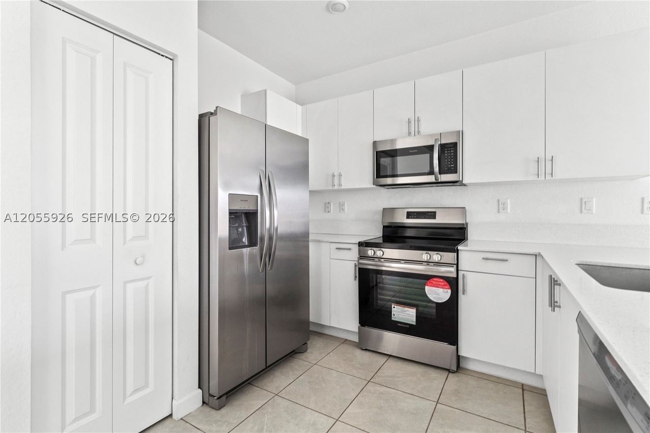 12958 Sw 231st St - Photo 5 of 40