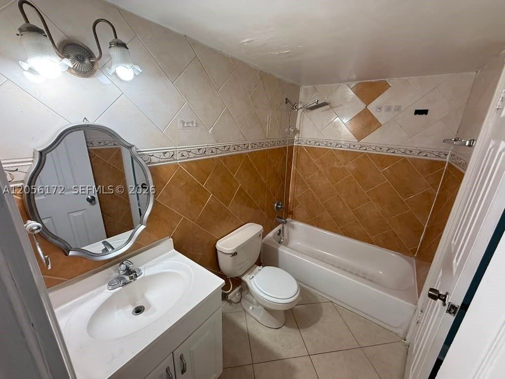 1055 W 77th St #309 - Photo 6 of 9