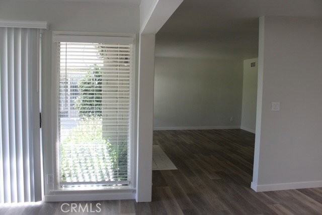 548 Stanford Ave - Photo 6 of 8