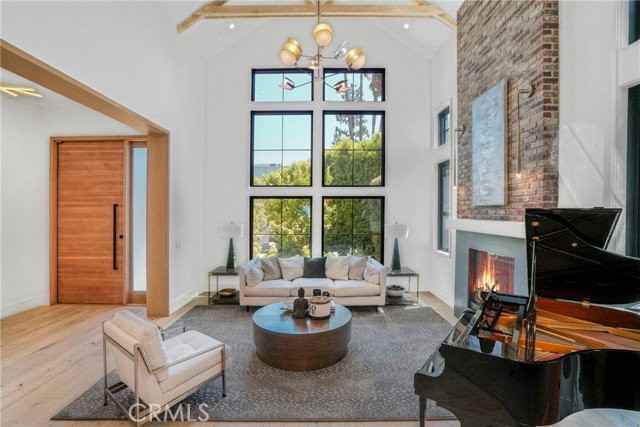 4961 Edgerton Ave - Photo 5 of 8