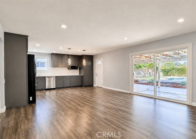 6624 Gross Ave - Photo 5 of 8