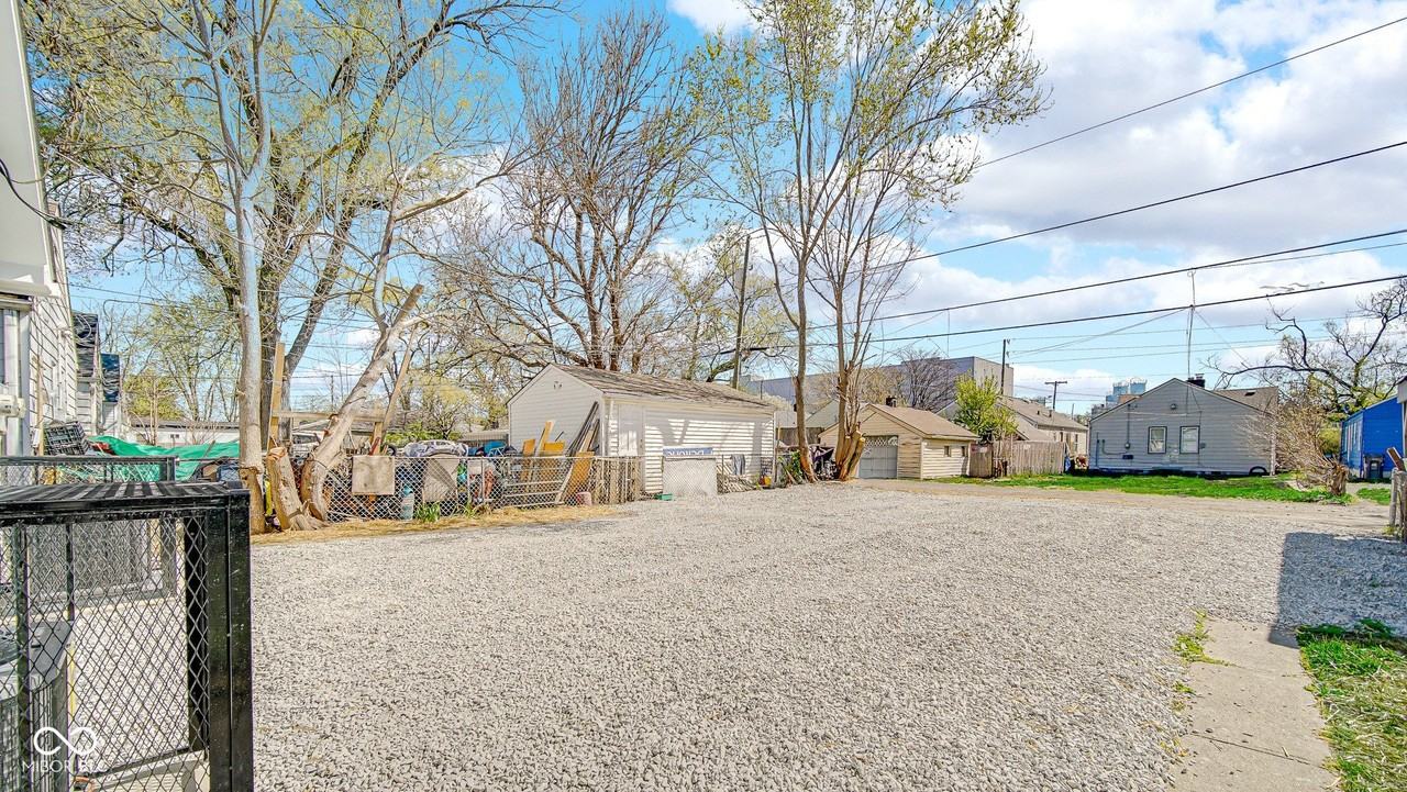 263 S Dearborn St - Photo 3 of 13