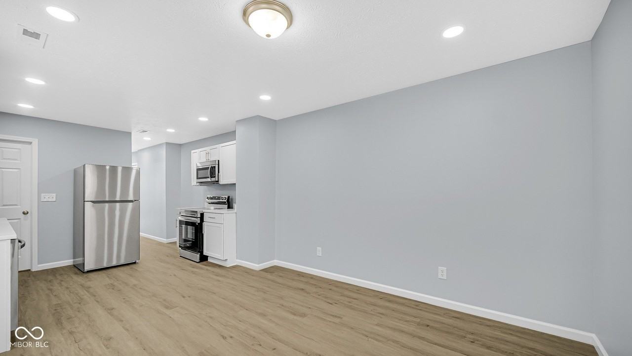 263 S Dearborn St - Photo 5 of 13