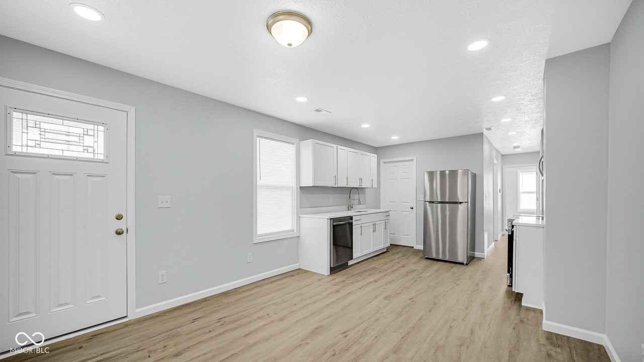263 S Dearborn St - Photo 6 of 13