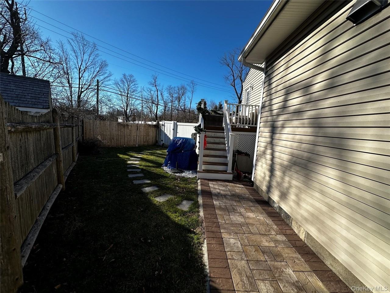 7 Lori Ct - Photo 2 of 11