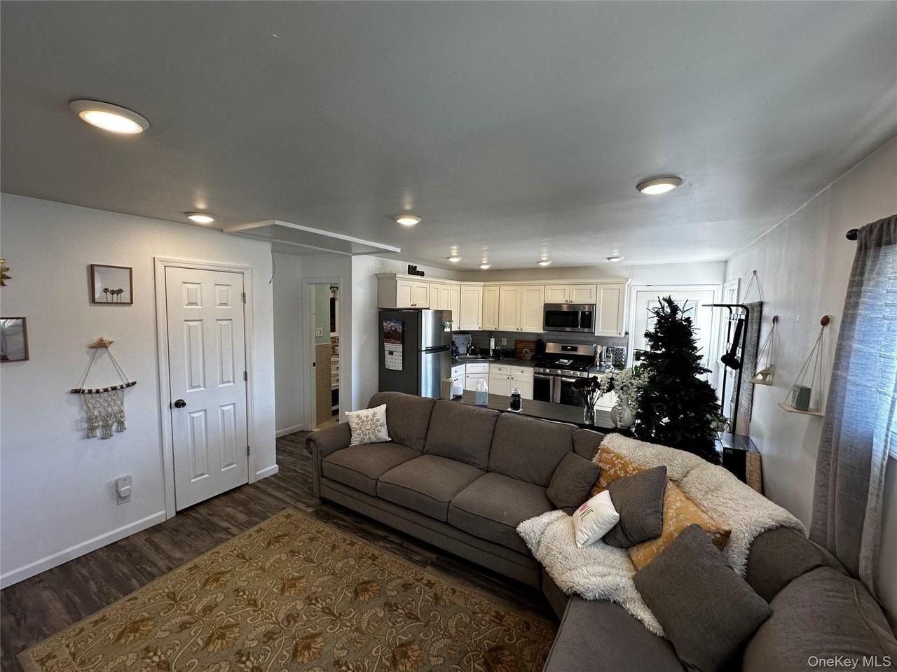 7 Lori Ct - Photo 7 of 11