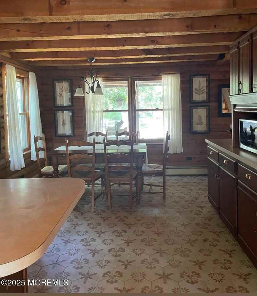 375 Arrowhead Dr - Photo 3 of 14