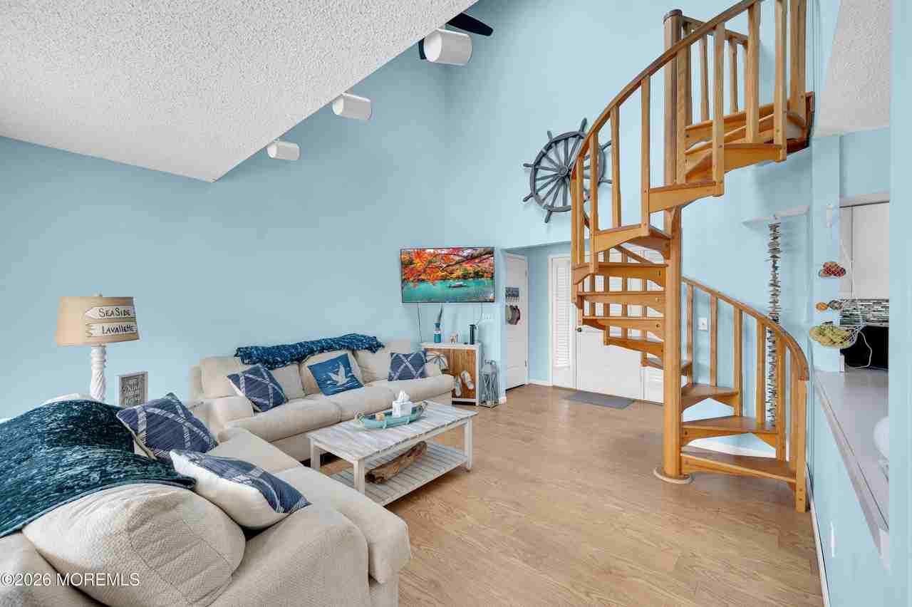 1820 E Pennsylvania Ave #4 - Photo 5 of 25