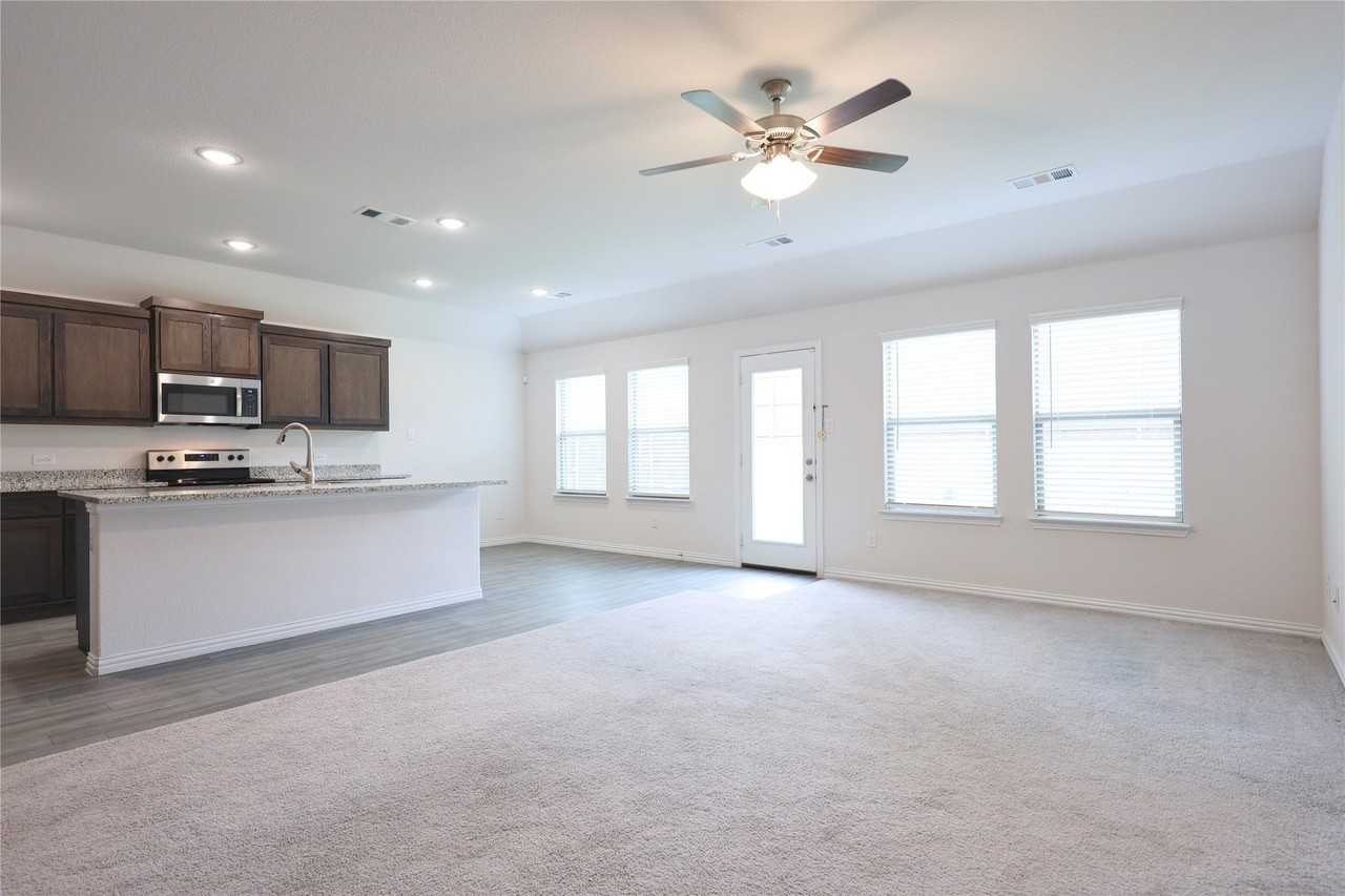 4012 Mockingbird Ln - Photo 5 of 26