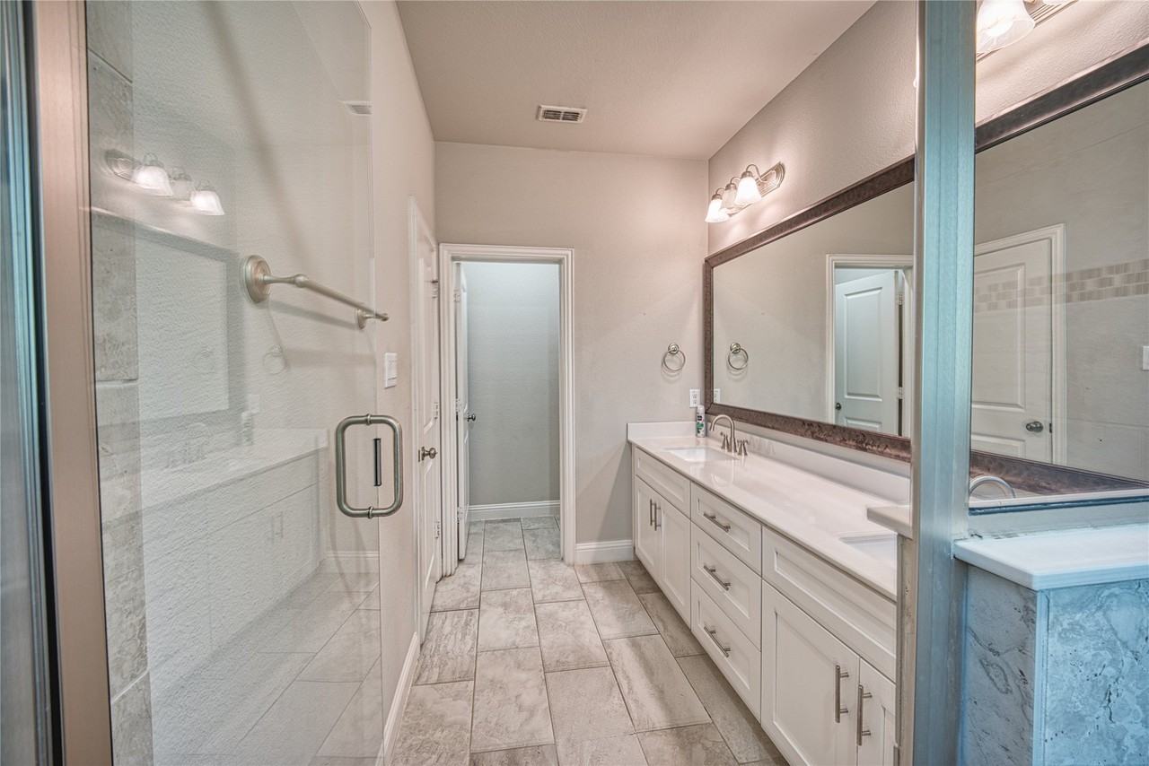 3009 Galveston St - Photo 6 of 39