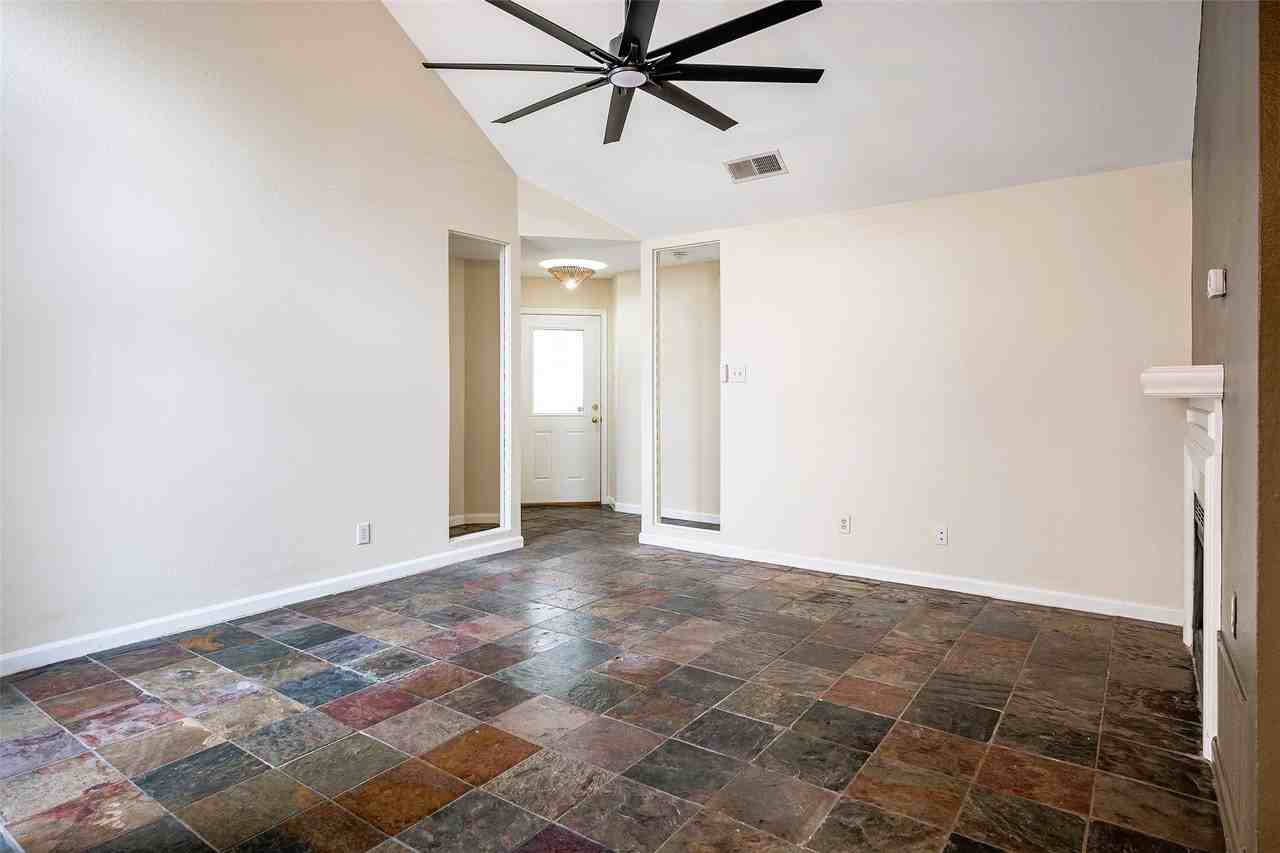 4143 Shadow Gables Dr - Photo 4 of 14