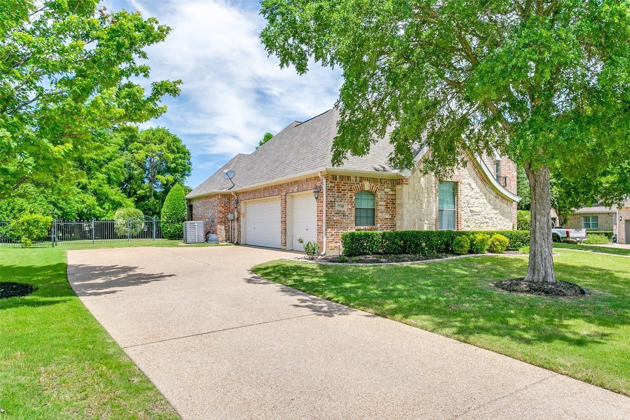 730 Deer Hollow Blvd - Photo 3 of 35