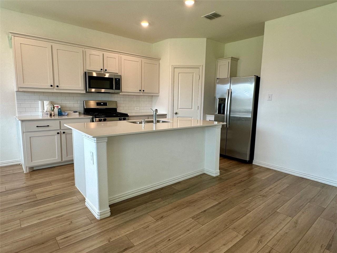 2102 Fimbry Dr