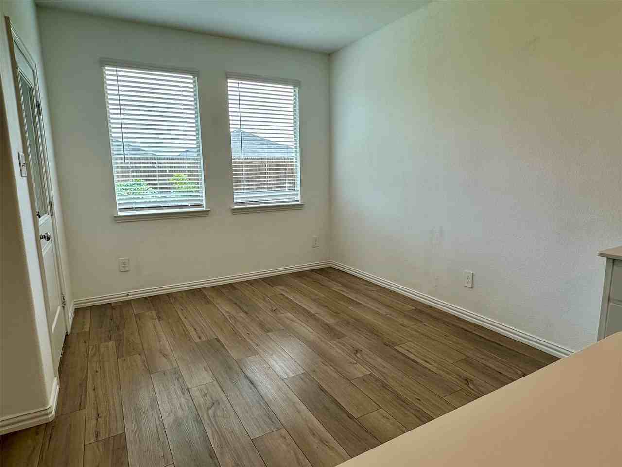 2102 Fimbry Dr - Photo 5 of 12