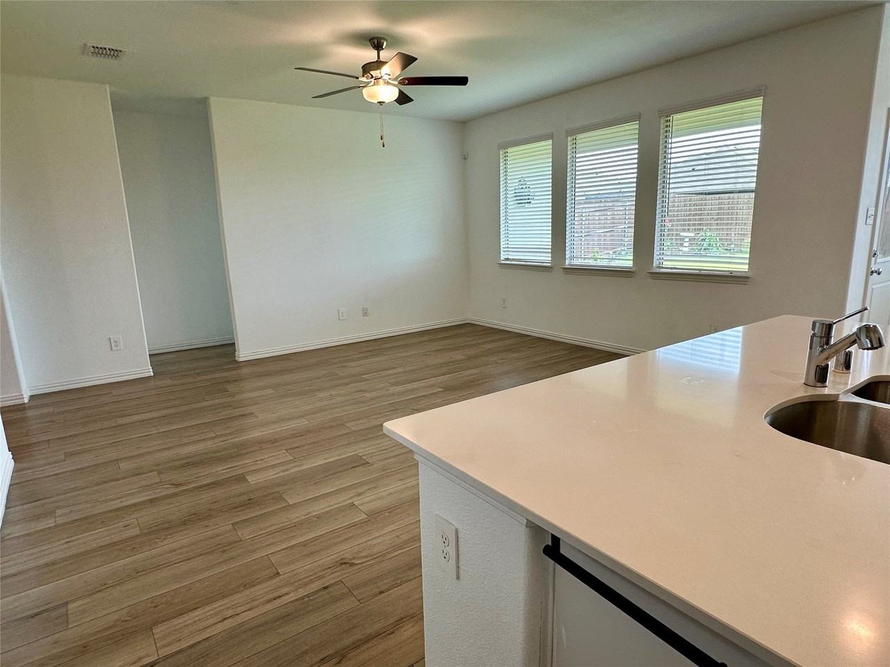 2102 Fimbry Dr - Photo 6 of 12