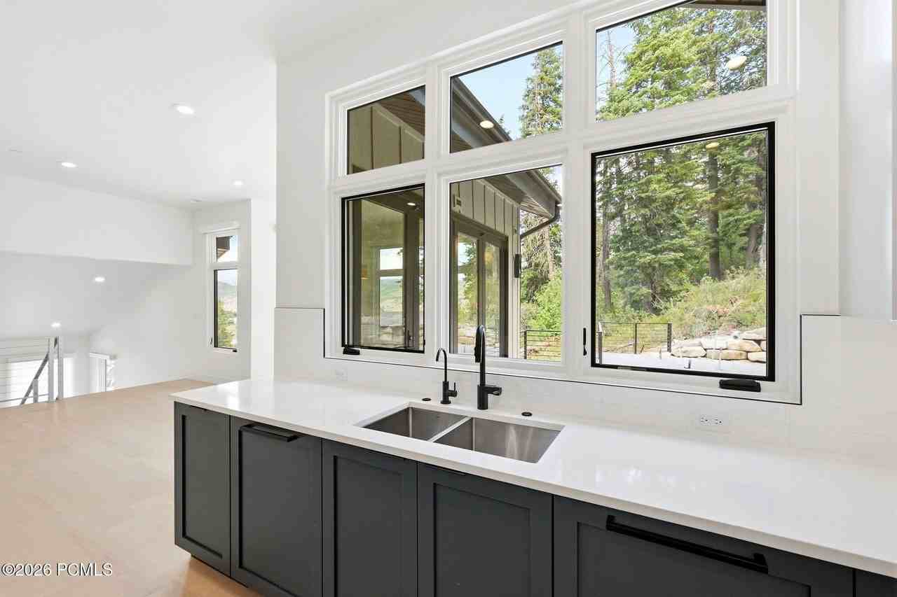 4043 W Crest Ct - Photo 7 of 50