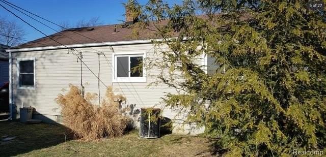 31743 Avondale St - Photo 5 of 27