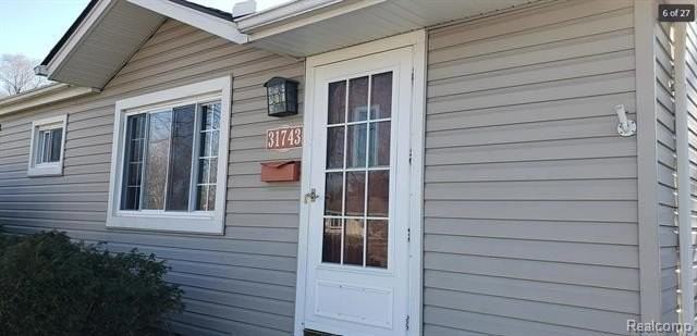 31743 Avondale St - Photo 6 of 27