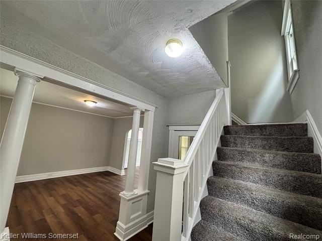 242 Ferris St - Photo 7 of 15