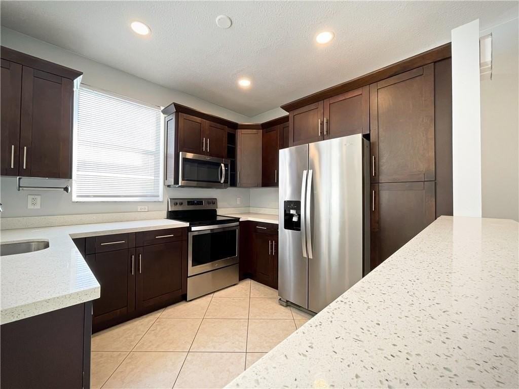 777 Nw 151st Ave - Photo 4 of 50
