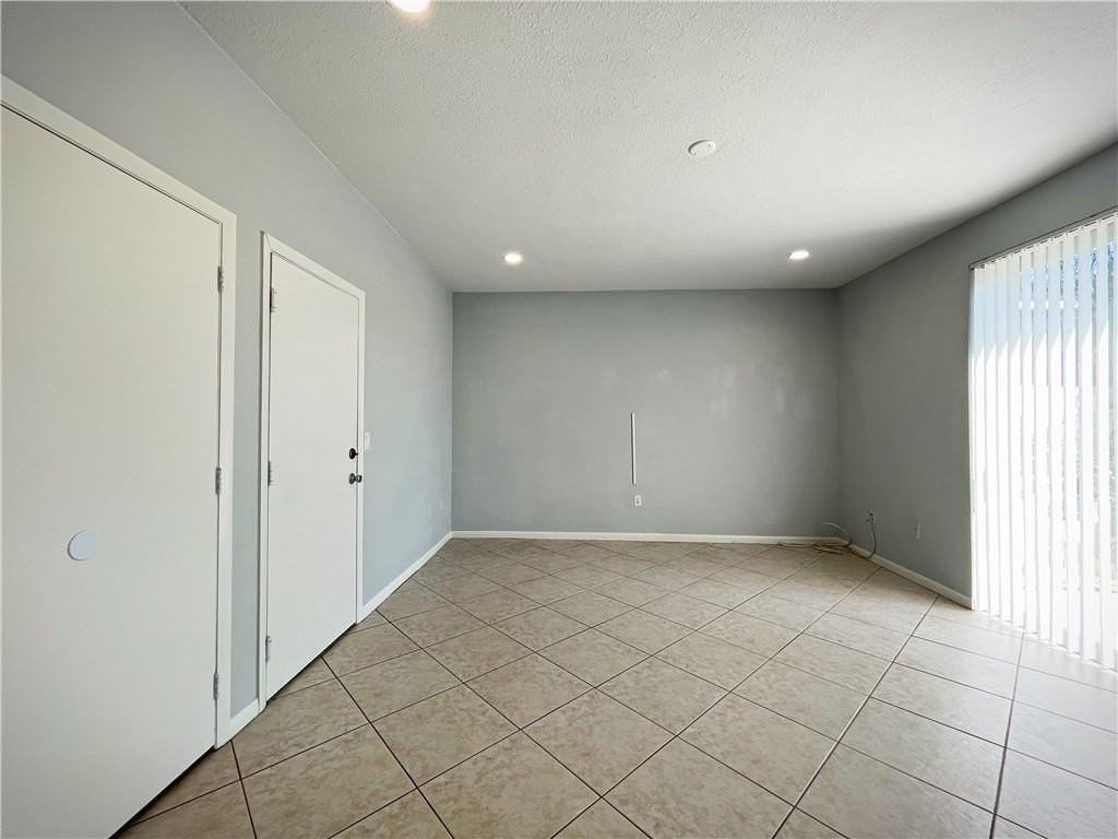 777 Nw 151st Ave - Photo 6 of 50
