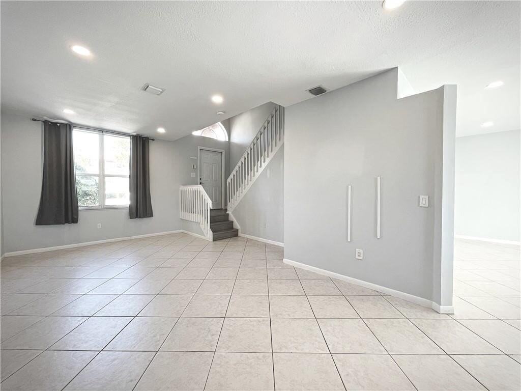 777 Nw 151st Ave - Photo 7 of 50
