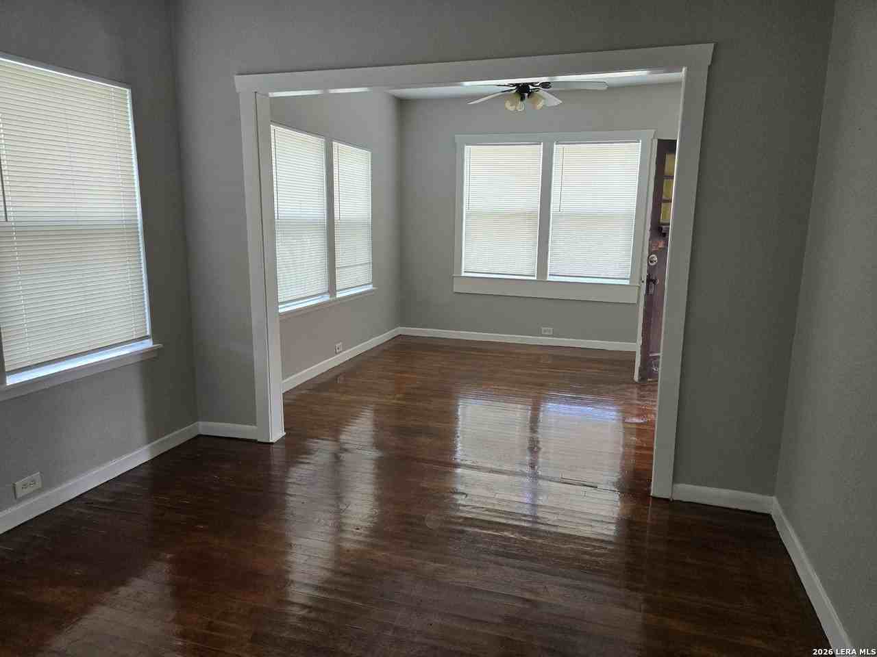 2236 N Interstate 35 - Photo 5 of 12