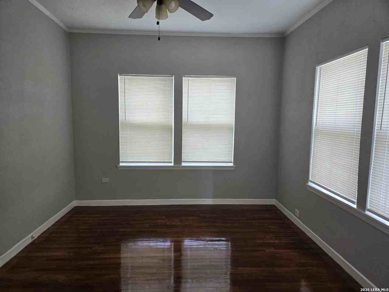 2236 N Interstate 35 - Photo 6 of 12