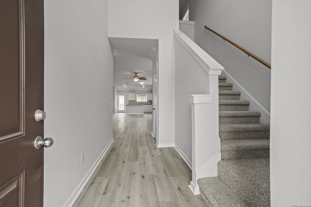 4837 Park Gln - Photo 3 of 37