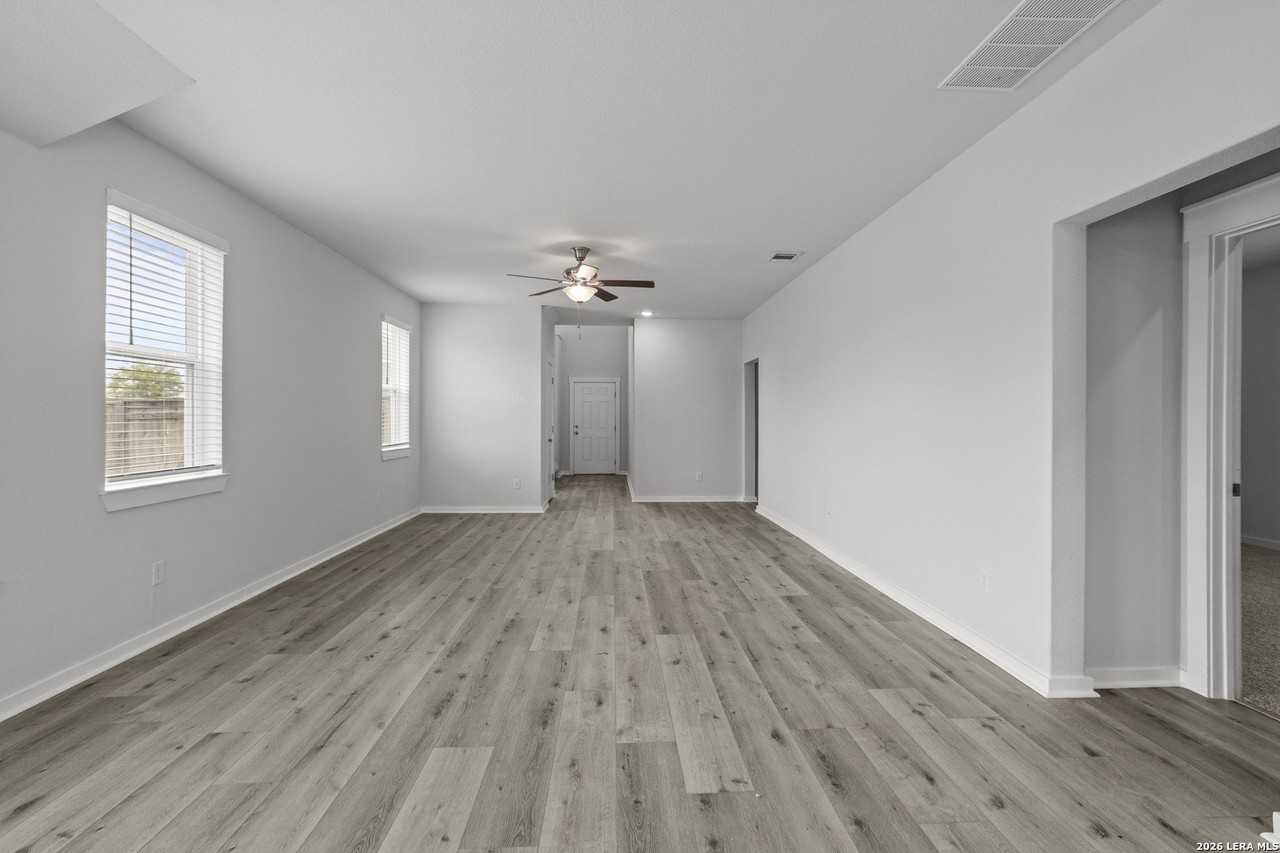 4837 Park Gln - Photo 4 of 37