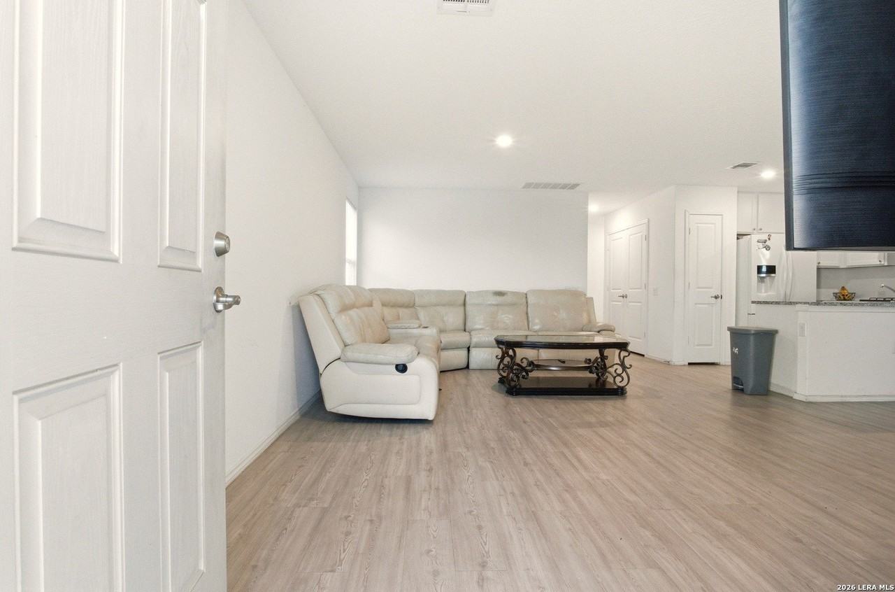 4438 Zoe Pass - Photo 4 of 24