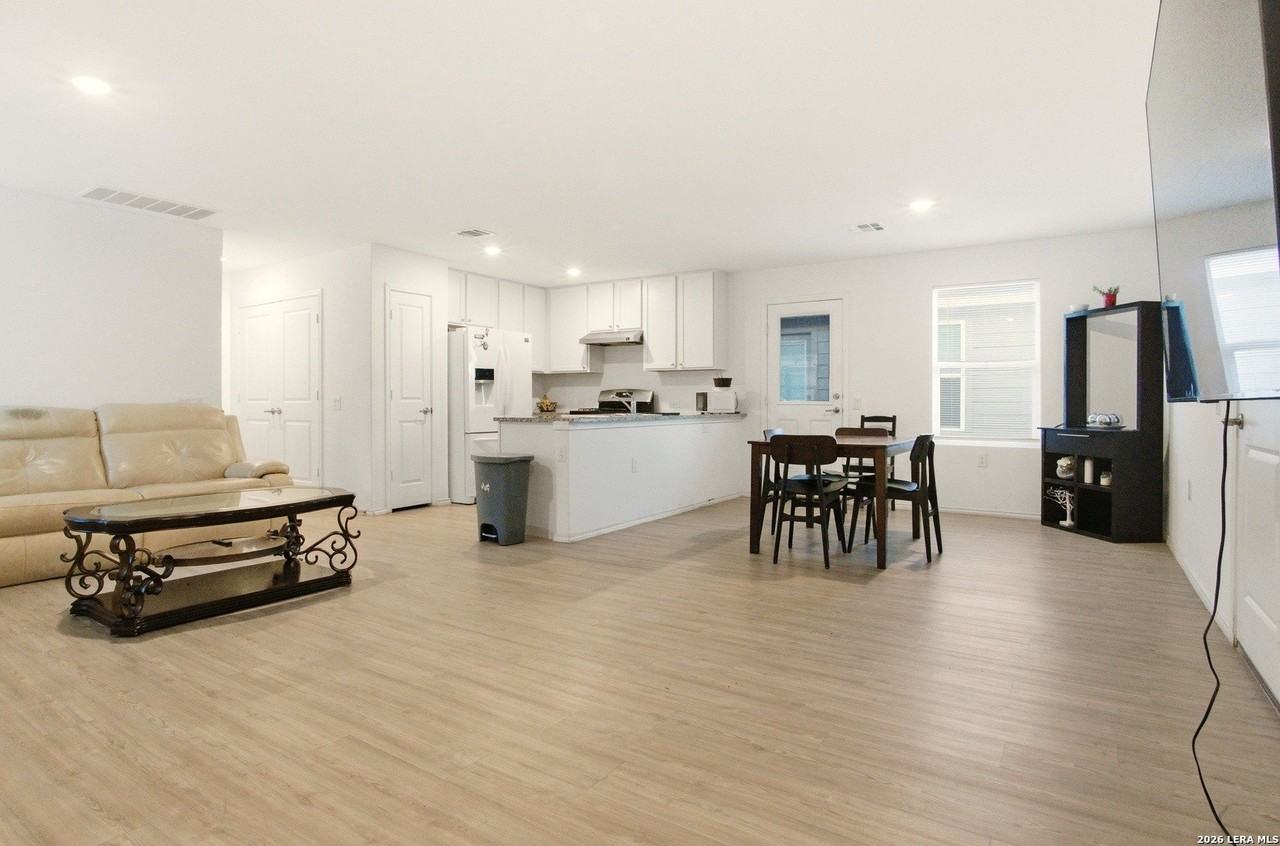 4438 Zoe Pass - Photo 5 of 24