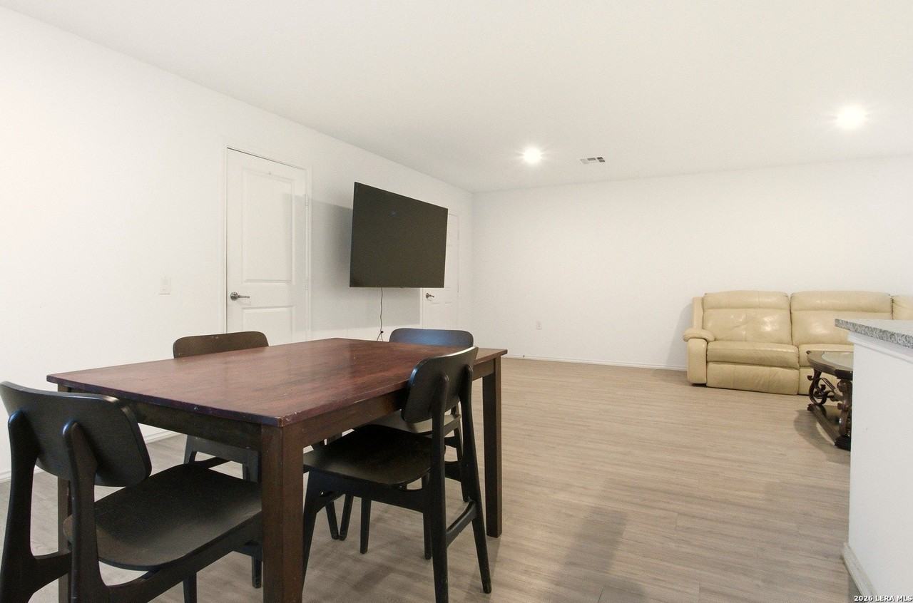 4438 Zoe Pass - Photo 7 of 24
