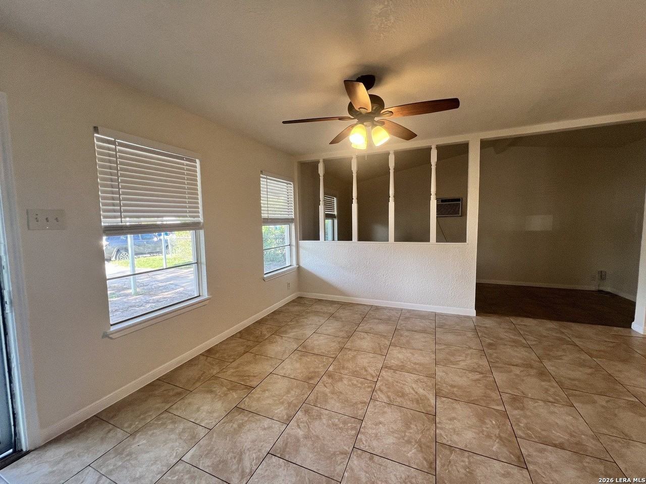 3843 Manchester Dr - Photo 4 of 23