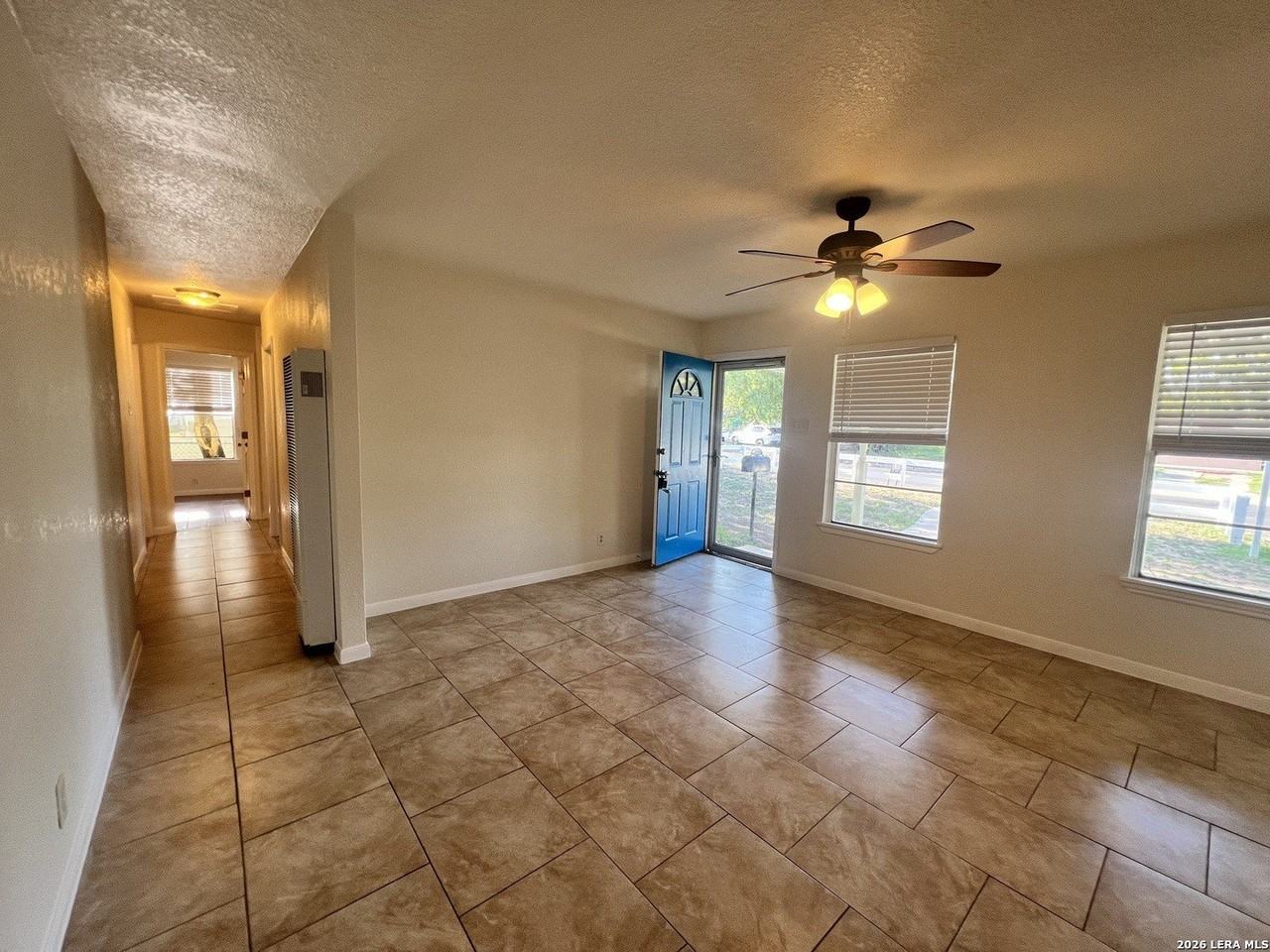 3843 Manchester Dr - Photo 5 of 23