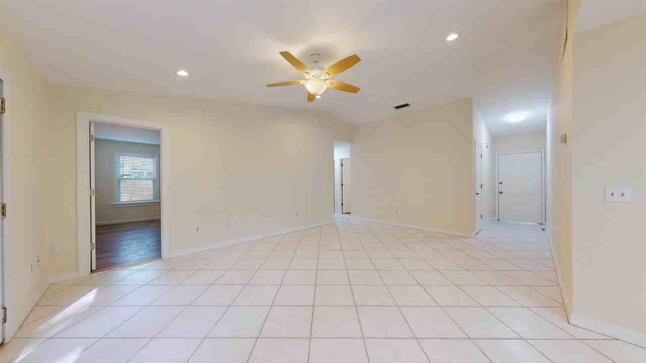 620 Segovia Rd - Photo 6 of 27