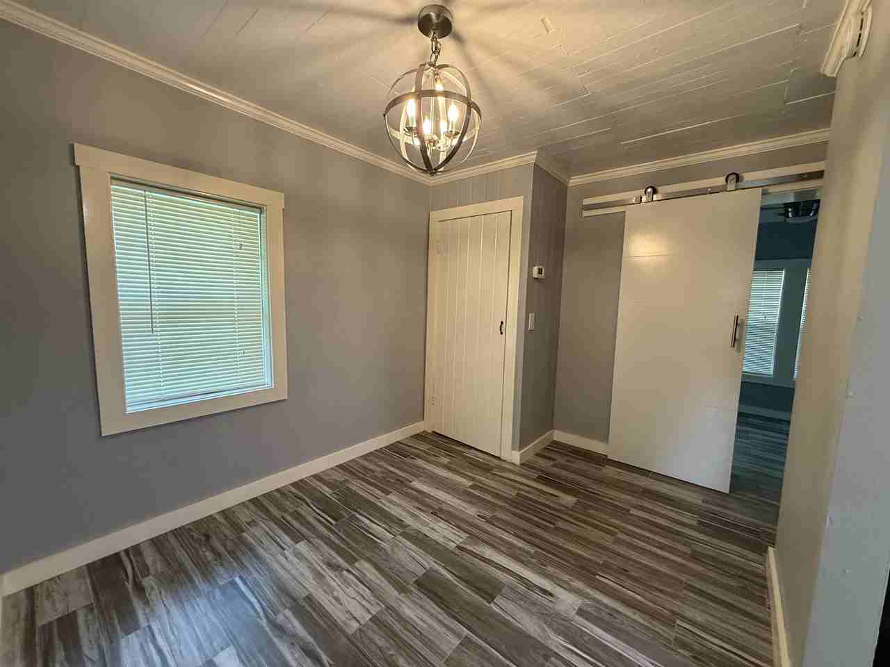1316 Aintree Ln - Photo 2 of 9
