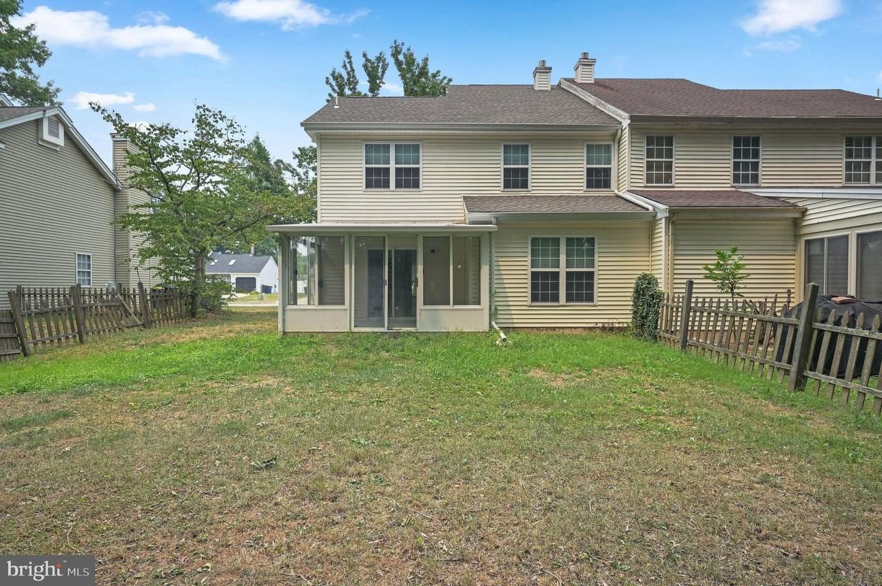 176 Stoney Dr - Photo 2 of 17